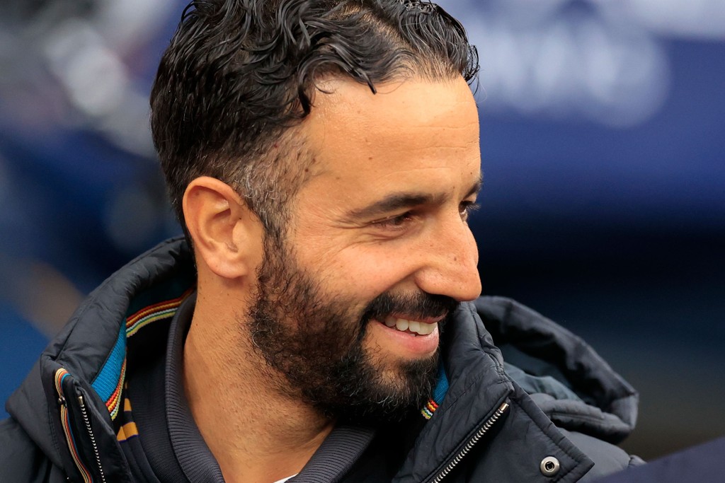 拉门斯开33次大脚！TA：阿莫林要求曼联多打长传，避免后场失误